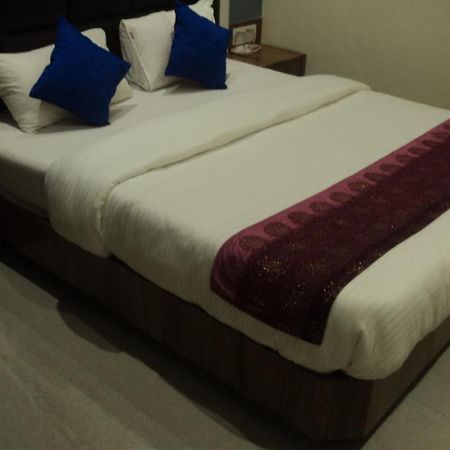 Shree Krishna Paradise Hotell Navi Mumbai Exteriör bild
